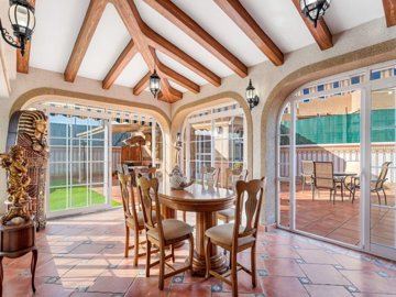 49069fabulous4bedroomvillawithmanyextraselcha