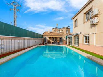 49069fabulous4bedroomvillawithmanyextraselcha