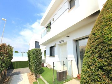 49073luxury4bedroomsouthfacingvillacornerplot