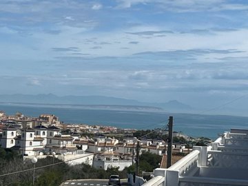 49076topfloorapartmentinlamata090725154146636