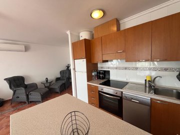 49076topfloorapartmentinlamata090725154146668