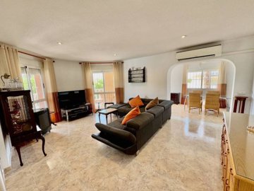 49088spaciousdetachedvillawithprivatepoolcent
