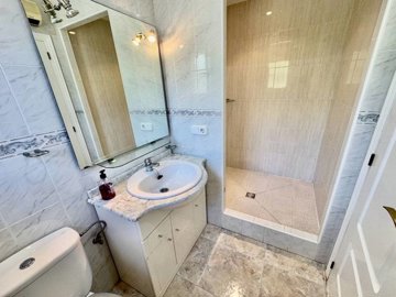 49088spaciousdetachedvillawithprivatepoolcent