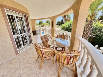 49088spaciousdetachedvillawithprivatepoolcent