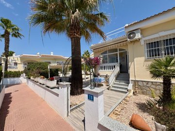 49085bungalowstylesemidetachedvillainconjunto