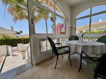 49085bungalowstylesemidetachedvillainconjunto