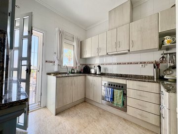 49085bungalowstylesemidetachedvillainconjunto