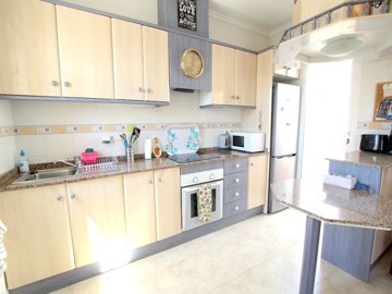 49093sundrenched3bedbungalowinasoughtafterset