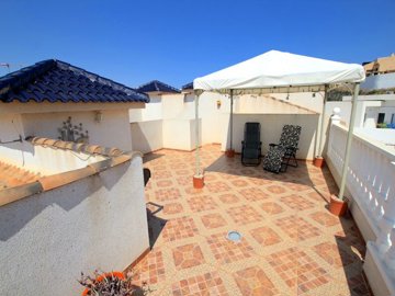 49093sundrenched3bedbungalowinasoughtafterset