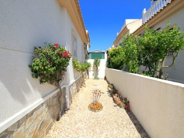 49093sundrenched3bedbungalowinasoughtafterset