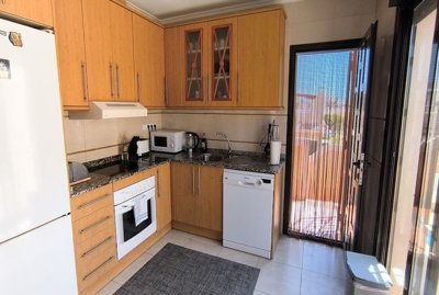49104spaciousdetachedvillawithseparateguestac