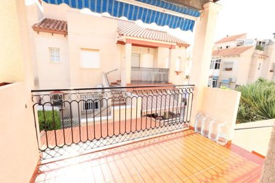 49114topfloorapartmentwithaprivatesolarium220