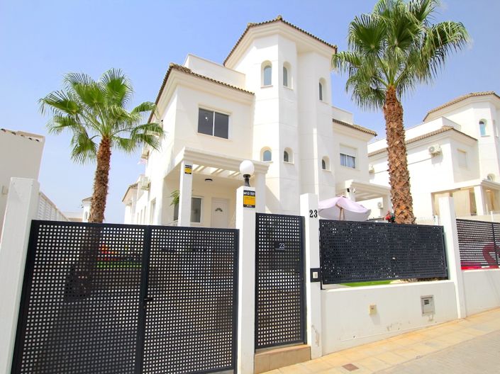 Image No.1-3 Bed Villa for sale