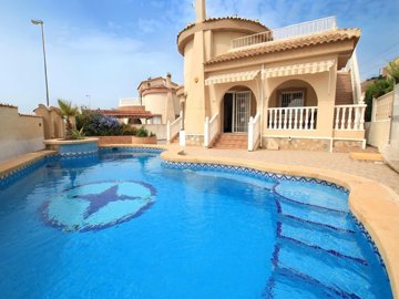 49118desirable2bed2bathdetachedvillawithapriv