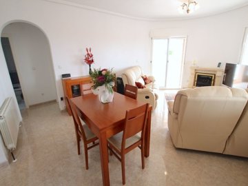 49118desirable2bed2bathdetachedvillawithapriv