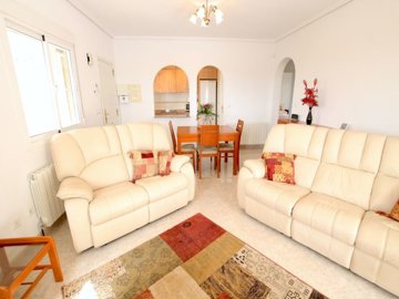 49118desirable2bed2bathdetachedvillawithapriv