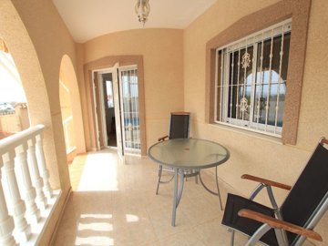 49118desirable2bed2bathdetachedvillawithapriv