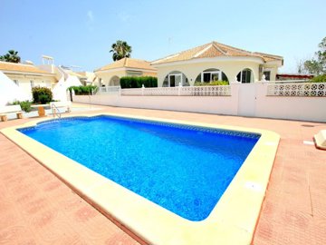 49123fabulous2bedroomdetachedvillawithpoolvie