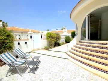 49123fabulous2bedroomdetachedvillawithpoolvie