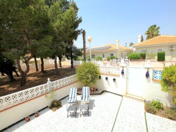 49123fabulous2bedroomdetachedvillawithpoolvie