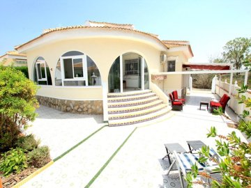 49123fabulous2bedroomdetachedvillawithpoolvie