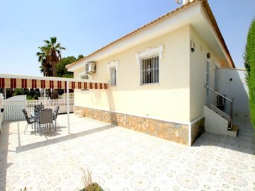 49123fabulous2bedroomdetachedvillawithpoolvie