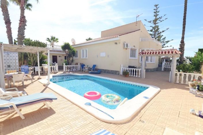 Image No.1-3 Bed Villa for sale