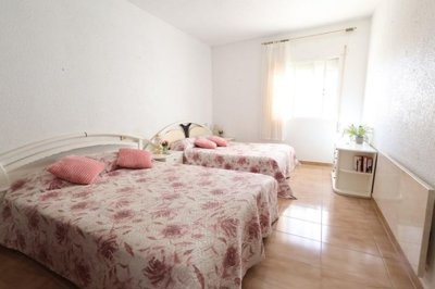 49122spaciousdetachedvillalocatedinelchaparra