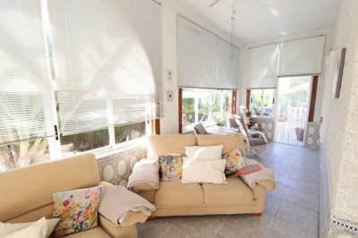 49122spaciousdetachedvillalocatedinelchaparra