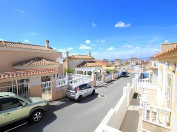 49131charming2bedroombungalowwithpoolandmount