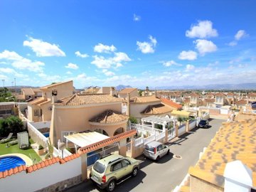 49131charming2bedroombungalowwithpoolandmount