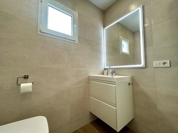 49134modernisedonebedroomgardenapartment09092