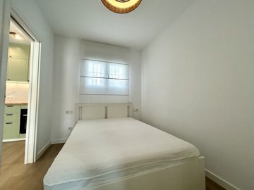 49134modernisedonebedroomgardenapartment09092