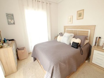 49132roomysouthfacingduplexapartmentwithapriv