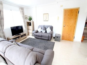 49132roomysouthfacingduplexapartmentwithapriv