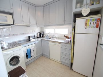 49132roomysouthfacingduplexapartmentwithapriv