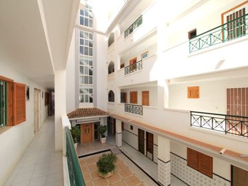 49140stylishonebedroomapartmentwithseaviews11