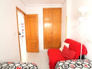 49140stylishonebedroomapartmentwithseaviews11