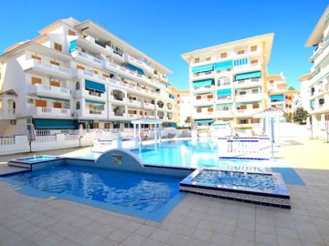49140stylishonebedroomapartmentwithseaviews11