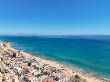 49140stylishonebedroomapartmentwithseaviews11