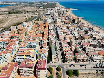 49140stylishonebedroomapartmentwithseaviews11