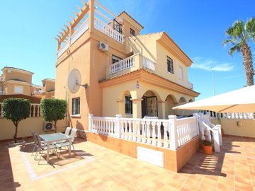 49139beautifullypresentedfamilyhomewithgreato
