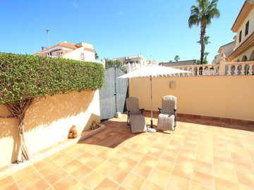 49139beautifullypresentedfamilyhomewithgreato