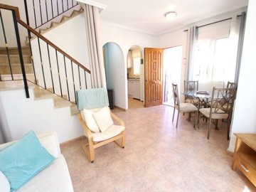 49139beautifullypresentedfamilyhomewithgreato