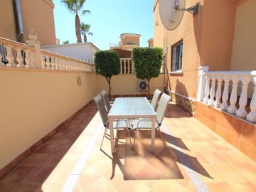 49139beautifullypresentedfamilyhomewithgreato
