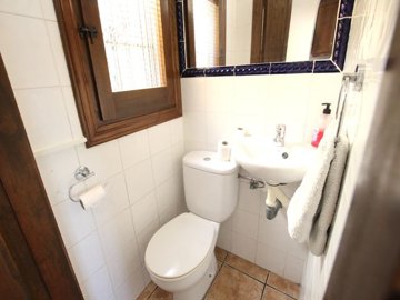 49141charming2bedroomtownhouseintheheartoflaz
