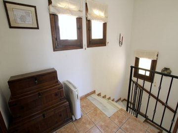 49141charming2bedroomtownhouseintheheartoflaz