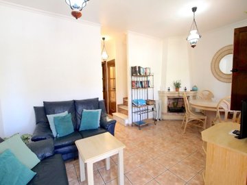 49141charming2bedroomtownhouseintheheartoflaz