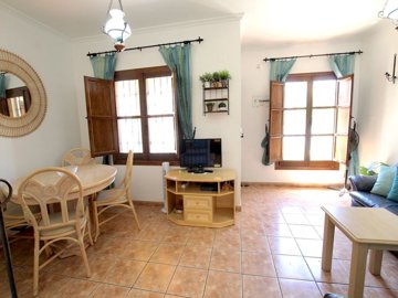 49141charming2bedroomtownhouseintheheartoflaz