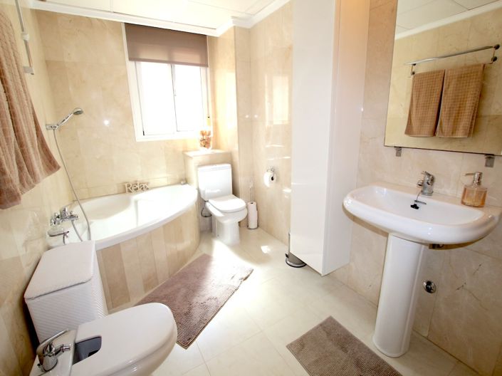 Image No.23-2 Bed Townhouse for sale